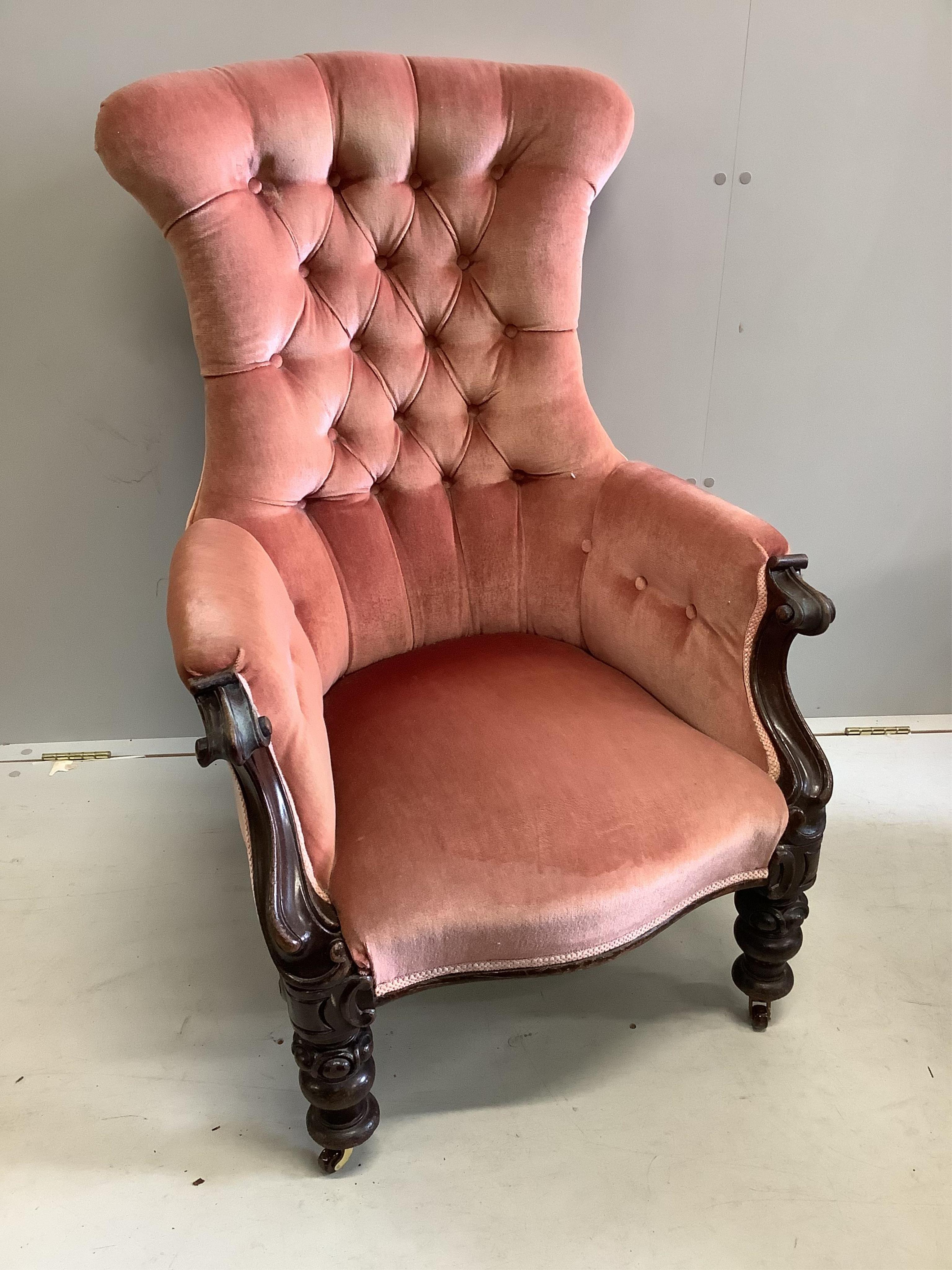 A Victorian mahogany upholstered spoonback chair, width 70cm, depth 72cm, height 104cm. Condition - fair